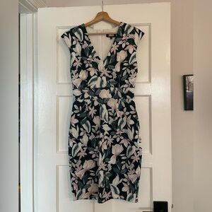 Women’s floral print dress, size S.
